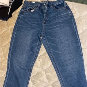 American Eagle mom jean